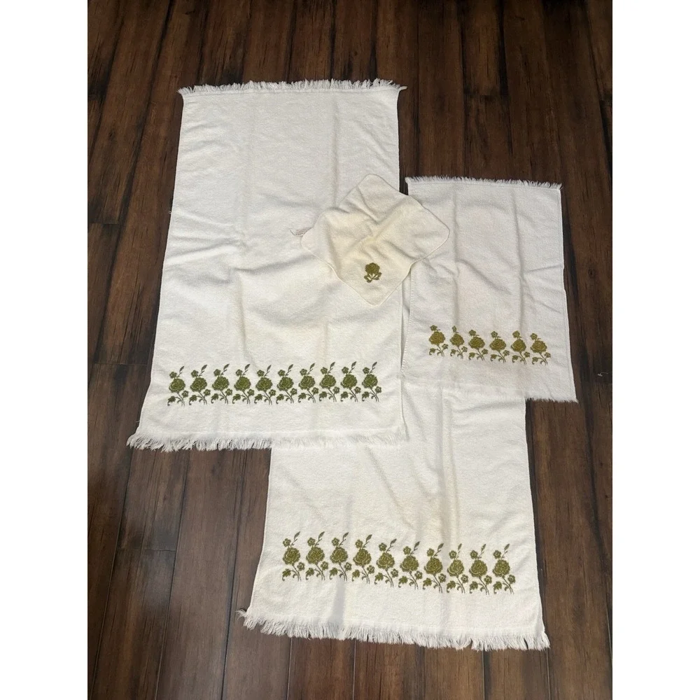 Vintage‎ Dundee 4 Piece Set Bath & Hand Towel Retro Green Floral Embroidery USA